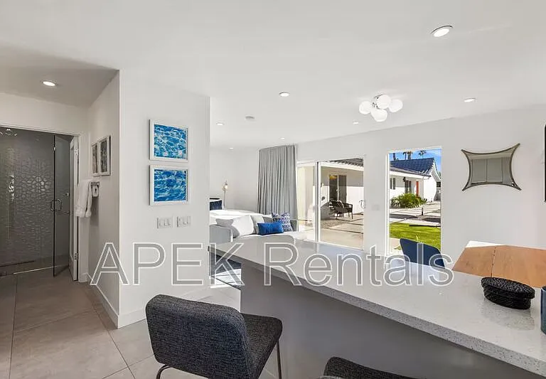 945 N Buttonwillow Cir — Photo 50