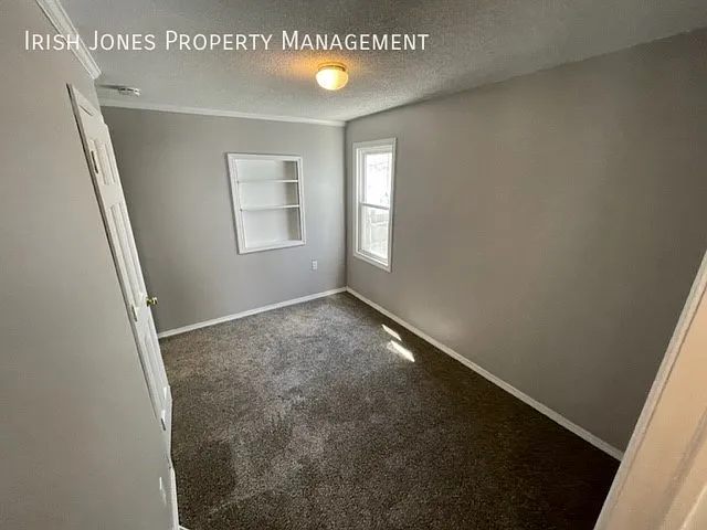 33 Tillotson Pl — Photo 9