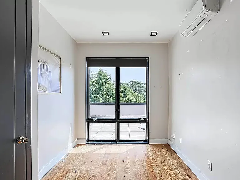693 Chauncey St #4A — Photo 9