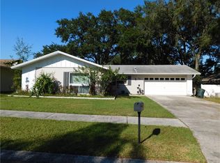 207 Meadowcross Dr, Safety Harbor, FL 34695