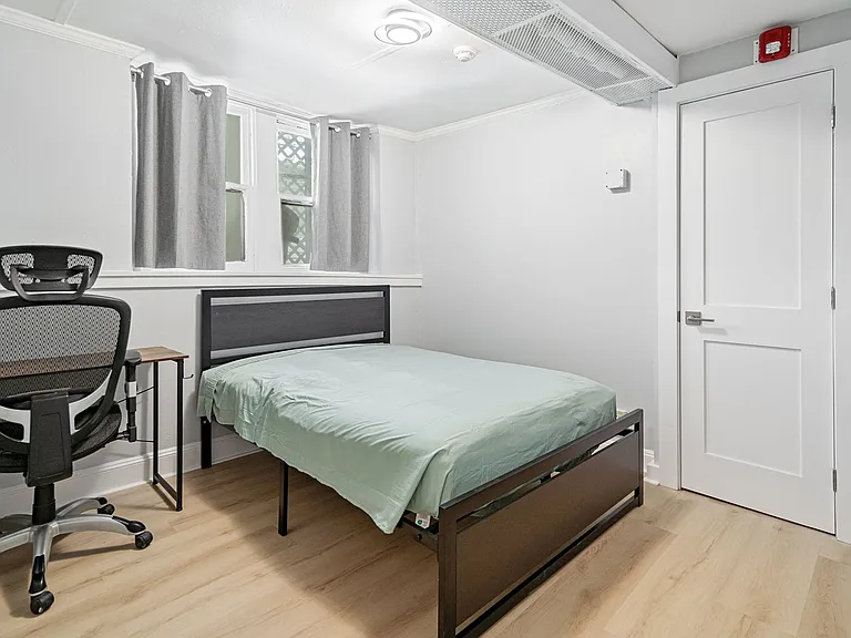 202 Stewart Ave — Photo 7