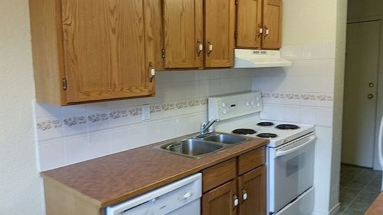 3rd image of 735 12th Ave SW #508