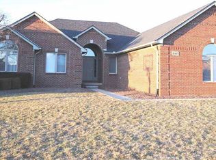 21457 Venice Dr, Macomb, MI 48044