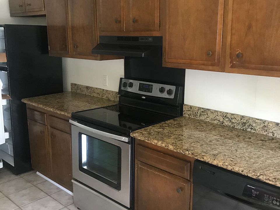 2nd image of 2531 Helena Ave