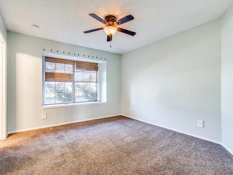2021 Pheasant Dr — Photo 11
