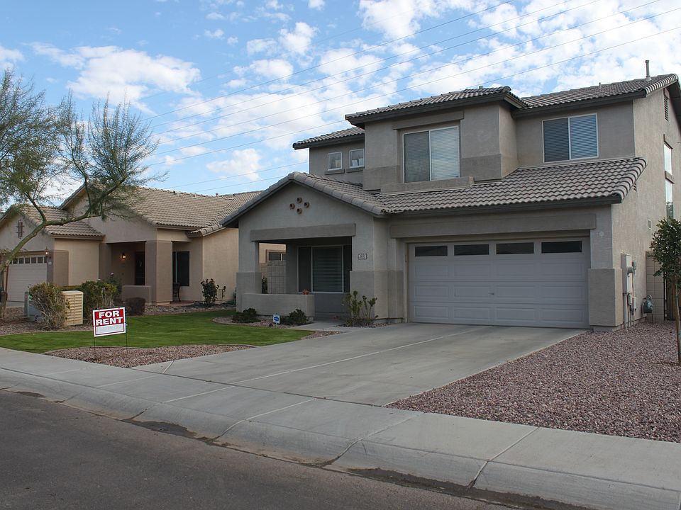 Front Entrance and Yard