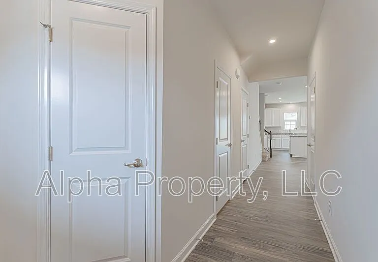 520 Huntingdale Pl — Photo 2