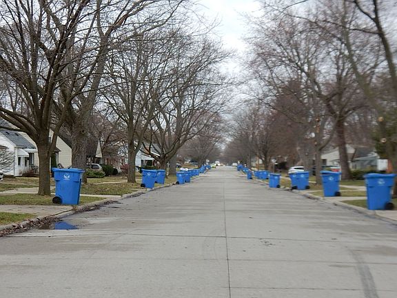5th image of 25637 Powers Ave