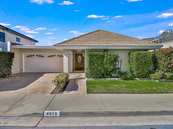 2nd image of 4019 Mariner Cir