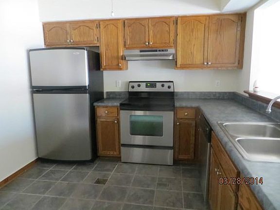 5th image of 555 Lanier Cres