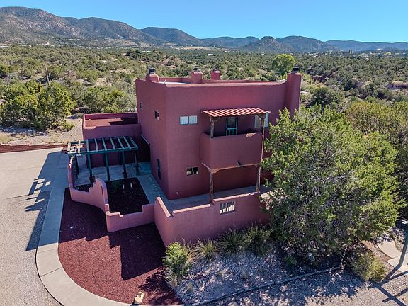 4th image of 658 Laborcita Canyon Rd