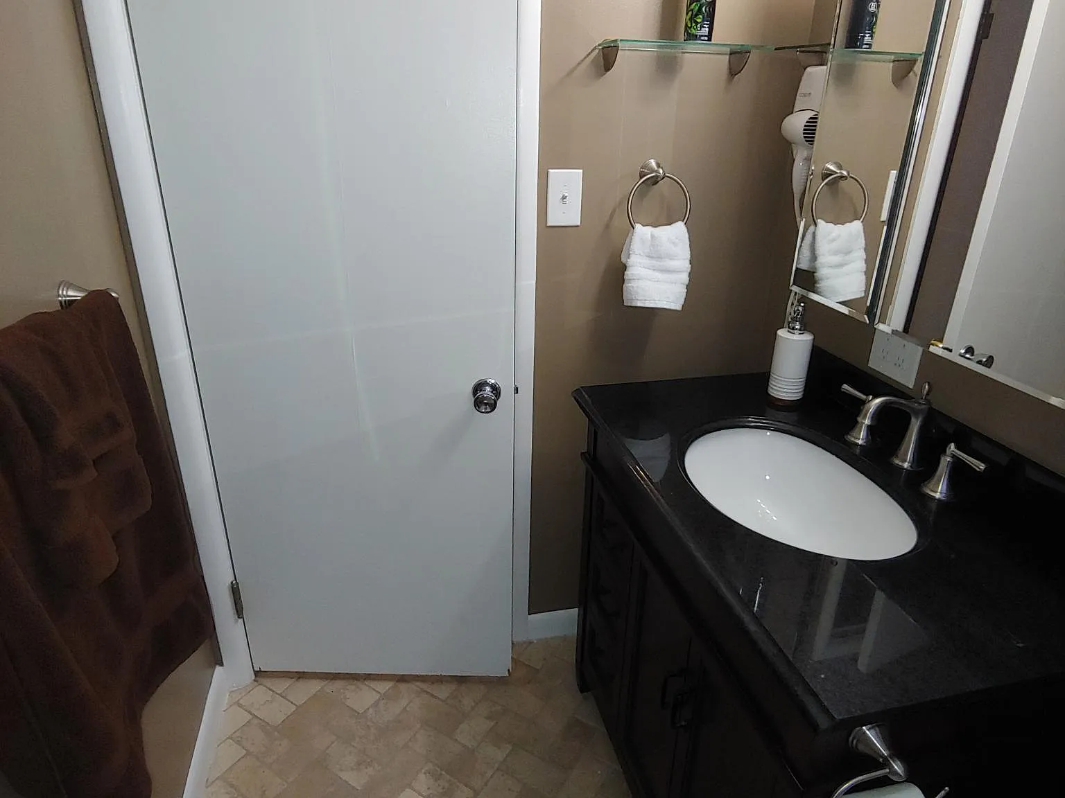 2 bed, 1100 sqft, $1,950 — Photo 3