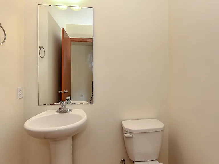 1187 Swan Loop — Photo 21