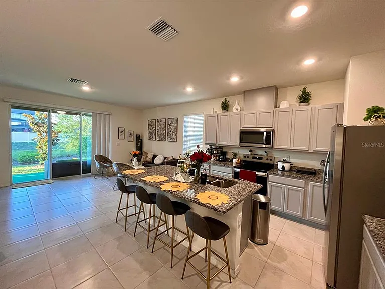 1256 Draintree St — Photo 8