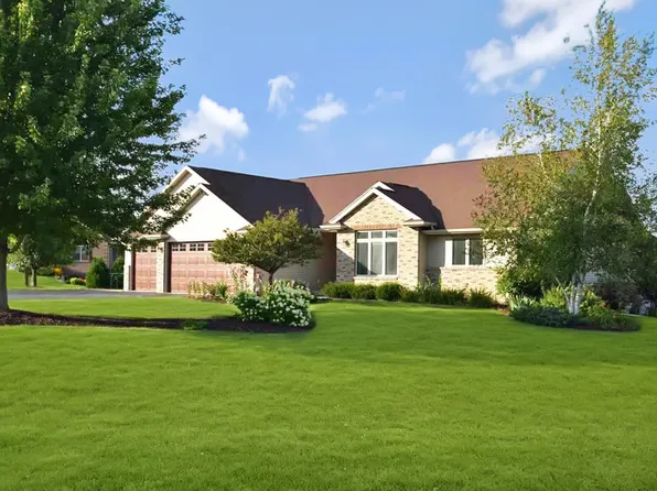 45 Cliffside Ct, Freeport, IL 61032