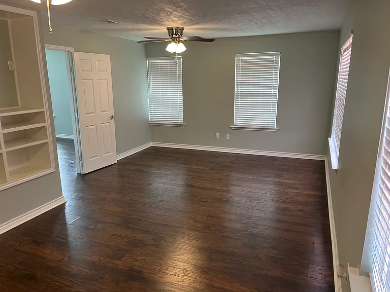 4411 Morrow St — Photo 15