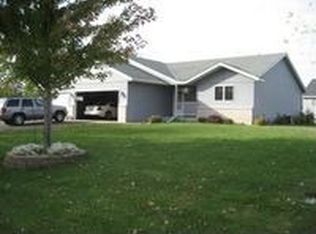 15747 Parkwood Cir, Avon, MN 56310
