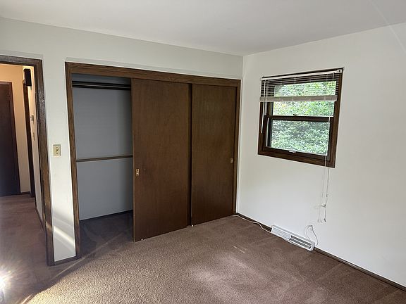 4th image of 1331 Martha Washington Dr
