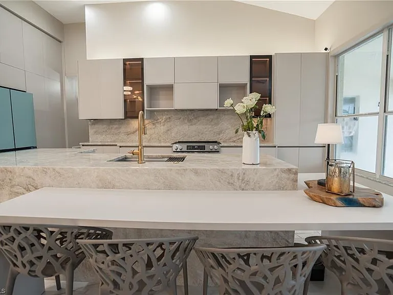 7712 Citrus Hill Ln — Photo 17