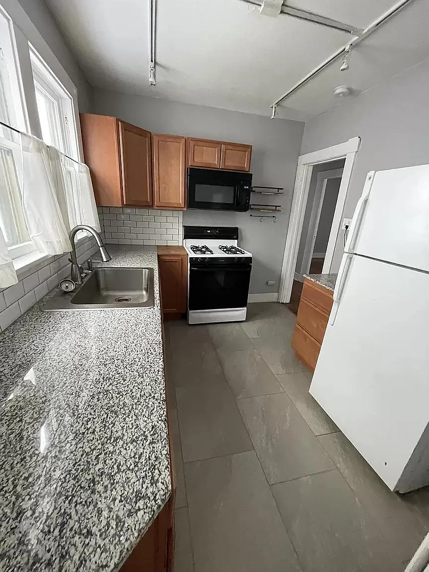 113 Woodlawn Ave — Photo 3