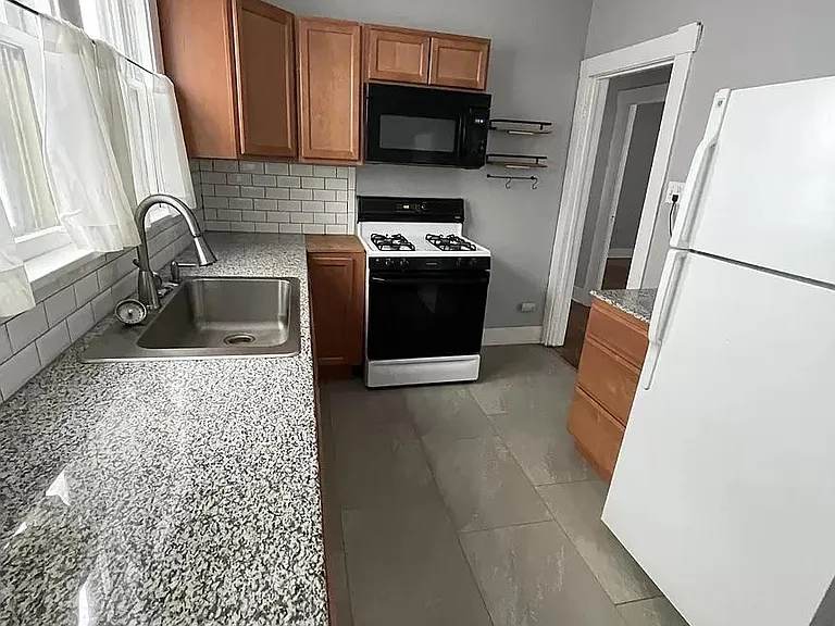 113 Woodlawn Ave #1 — Photo 3
