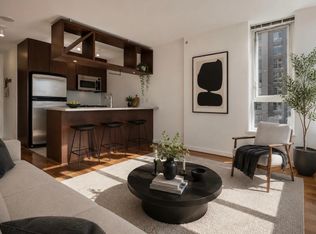 1001 Richards St #1104, Vancouver, BC V6B 1J6