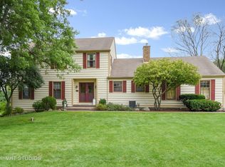 25870 W Apache Ln, Lake Barrington, IL 60010