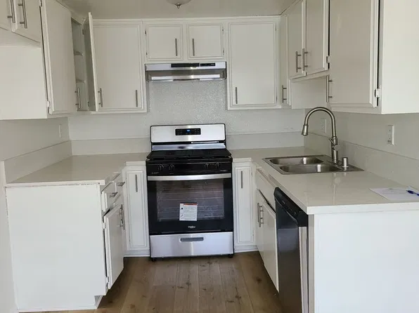 13703, 13703 Chadron Ave APT 5, Hawthorne, CA 90250