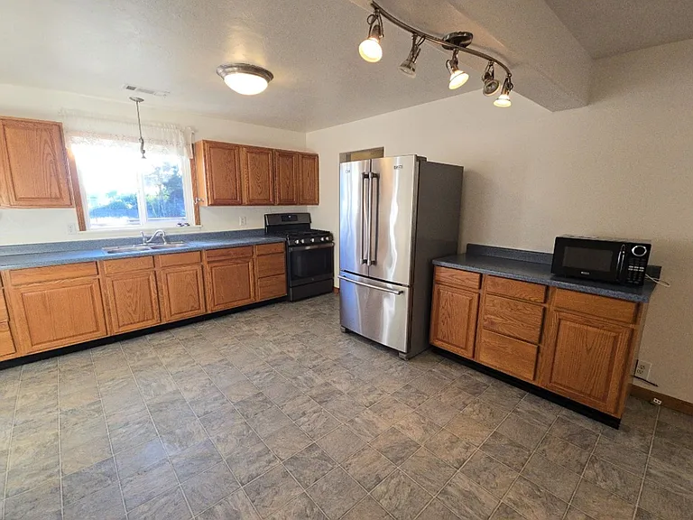 1316 Rohnerville Rd — Photo 31