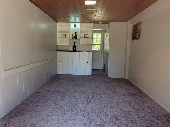 3rd image of 1635 Knollwood Cir