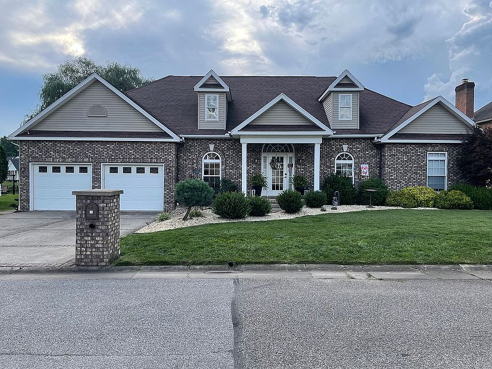 1st image of 211 Plantation Dr