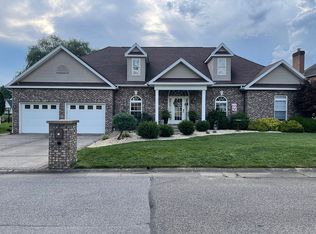 211 Plantation Dr, Mineral Wells, WV 26150