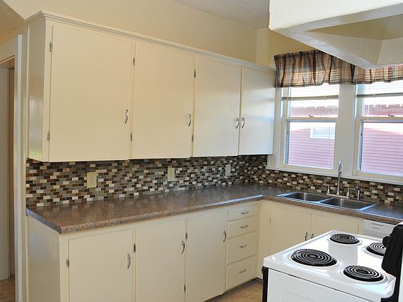 5th image of 1006 E 5th St