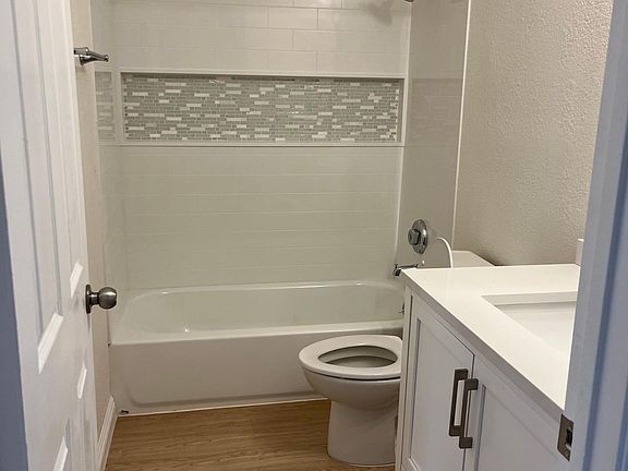 2nd Bathroom