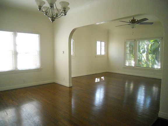 3rd image of 1434 S Hayworth Ave