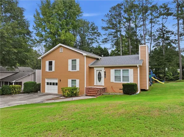 1668 Woodsong Ct, Grayson, GA 30017