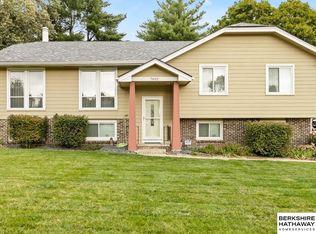 7632 Drexel St, Ralston, NE 68127