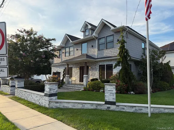 552 Dover Road, Oceanside, NY 11572
