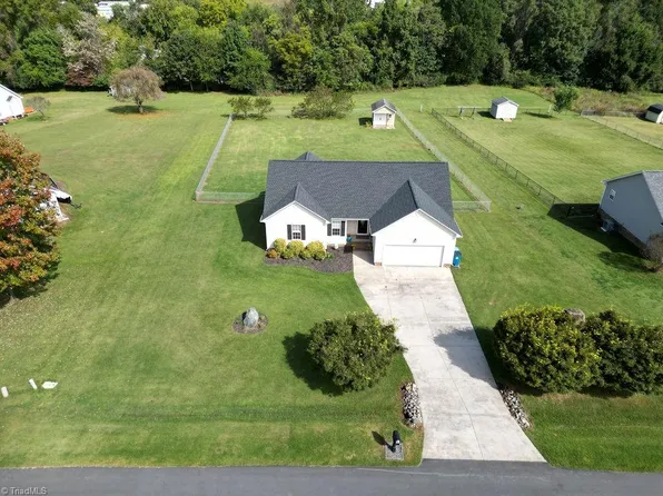 7503 Inglewood Rd, Burlington, NC 27215