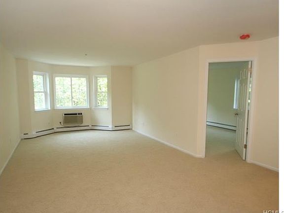 2nd image of 500 Pondside Dr APT 3C