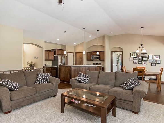 5th image of 6070 Bradford Ln