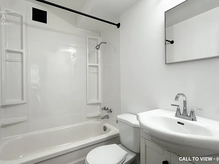 1459 Trafalgar St #206 — Photo 8