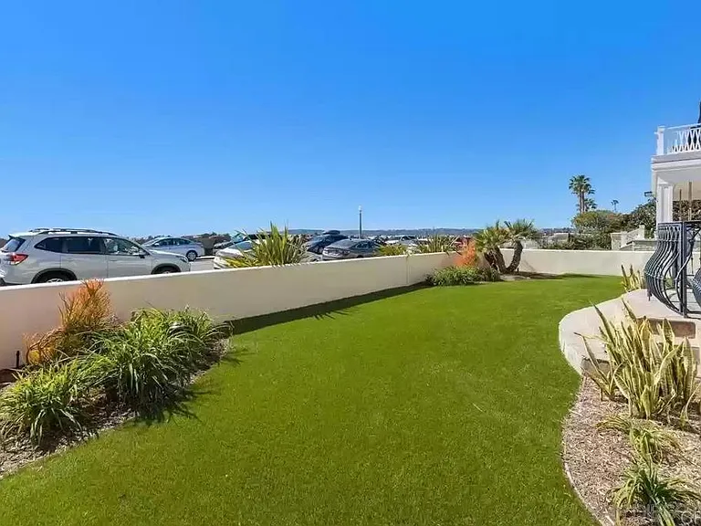 555 Ocean Blvd — Photo 26