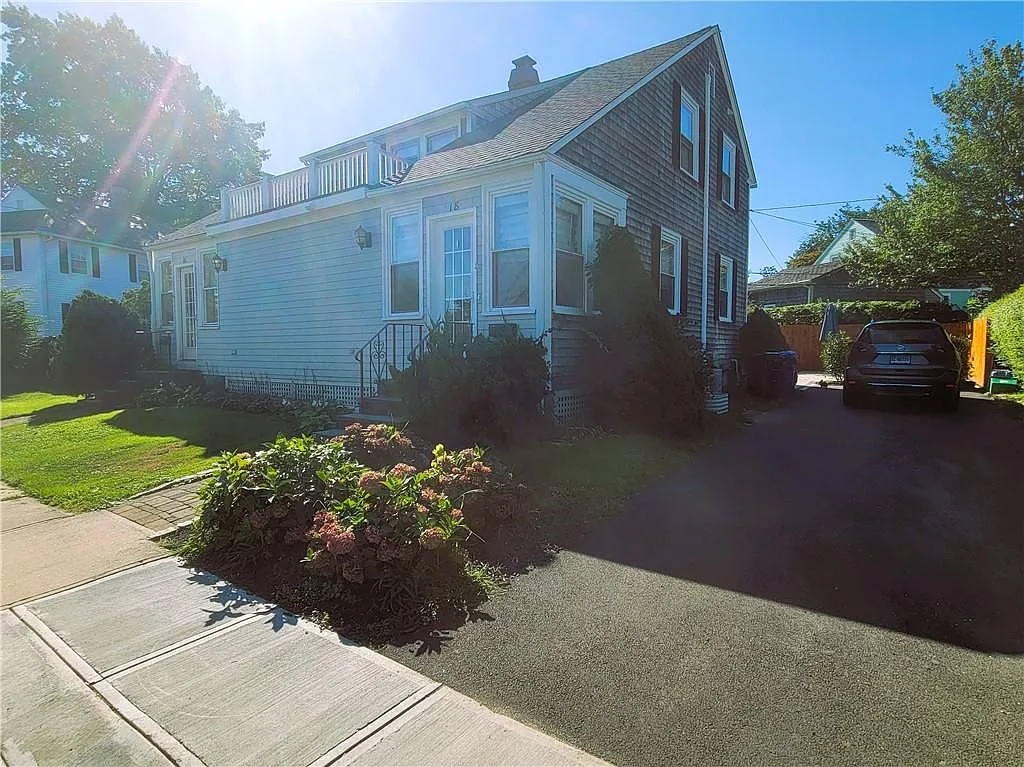 3 bed, 2.0 bath, 1100 sqft, $2,950 — Photo 2