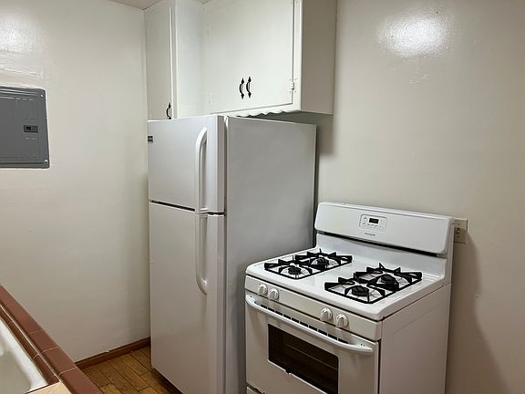 5th image of 828 N Redondo Ave APT 1