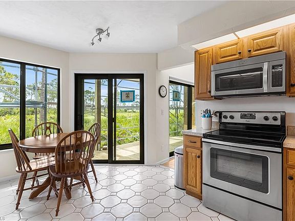 4th image of 27131 Oakwood Lake DR