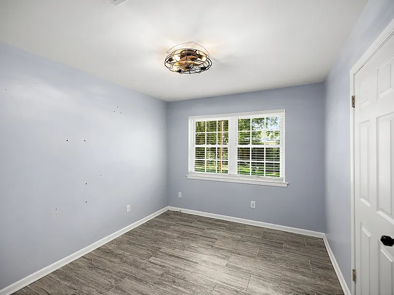 328 Plymouth Ave — Photo 32