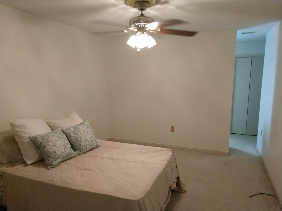 2nd image of 6 Yacht Club Dr APT 125