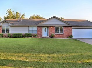 1209 W Quinton St, Broken Arrow, OK 74011