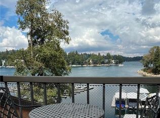 4 Village Rd #F, Lake Arrowhead, CA 92352